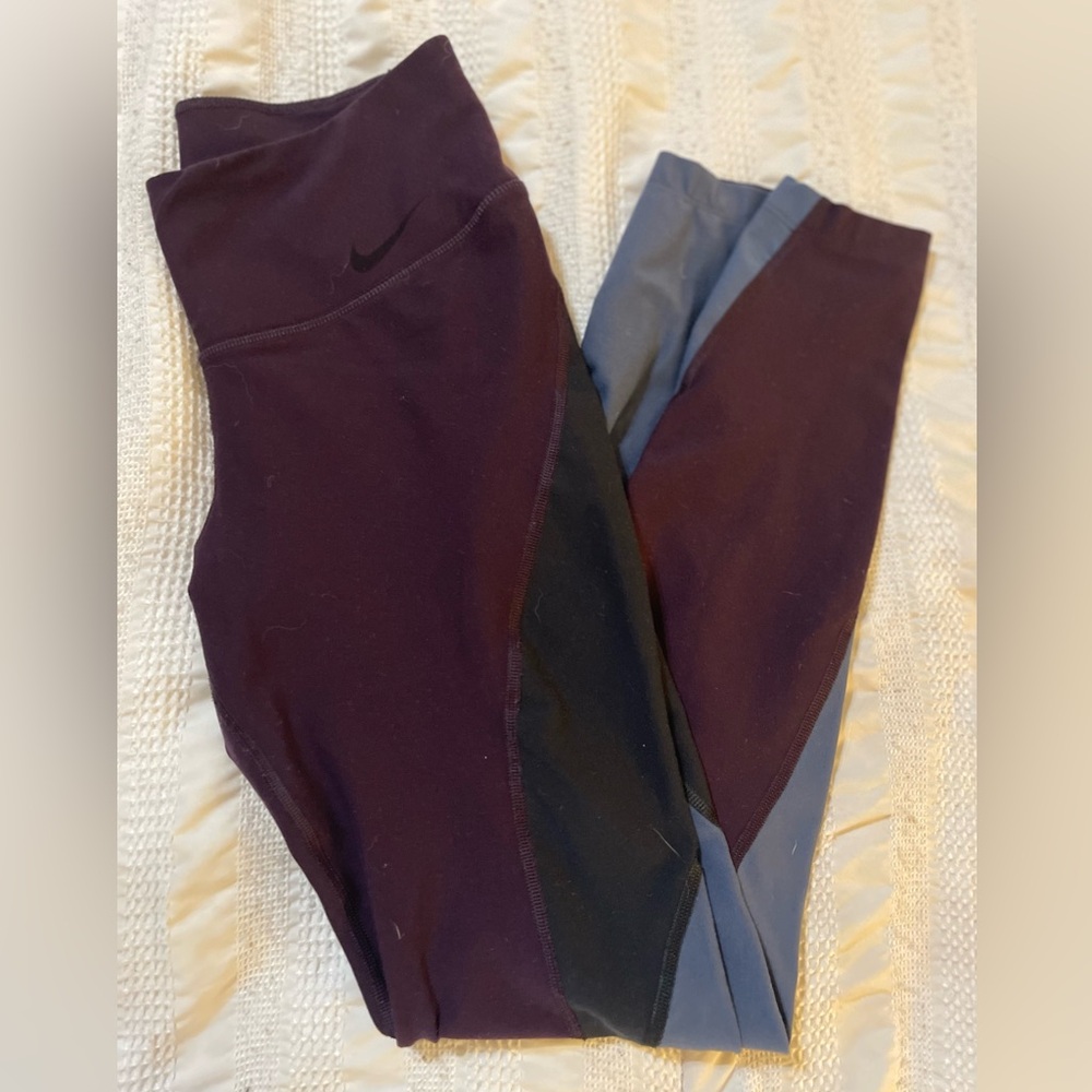 Nike Women’s Multicolor Leggings